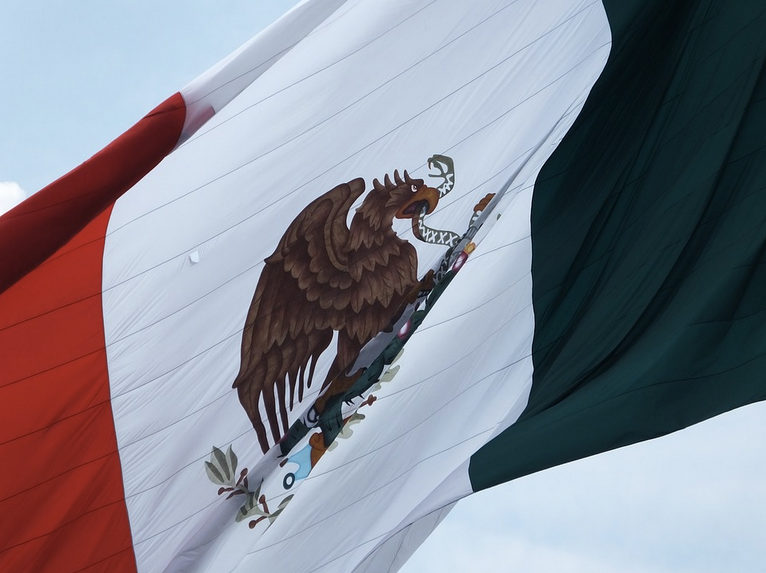 Incertidumbre económica en México; garantiza la educación de tus hijos